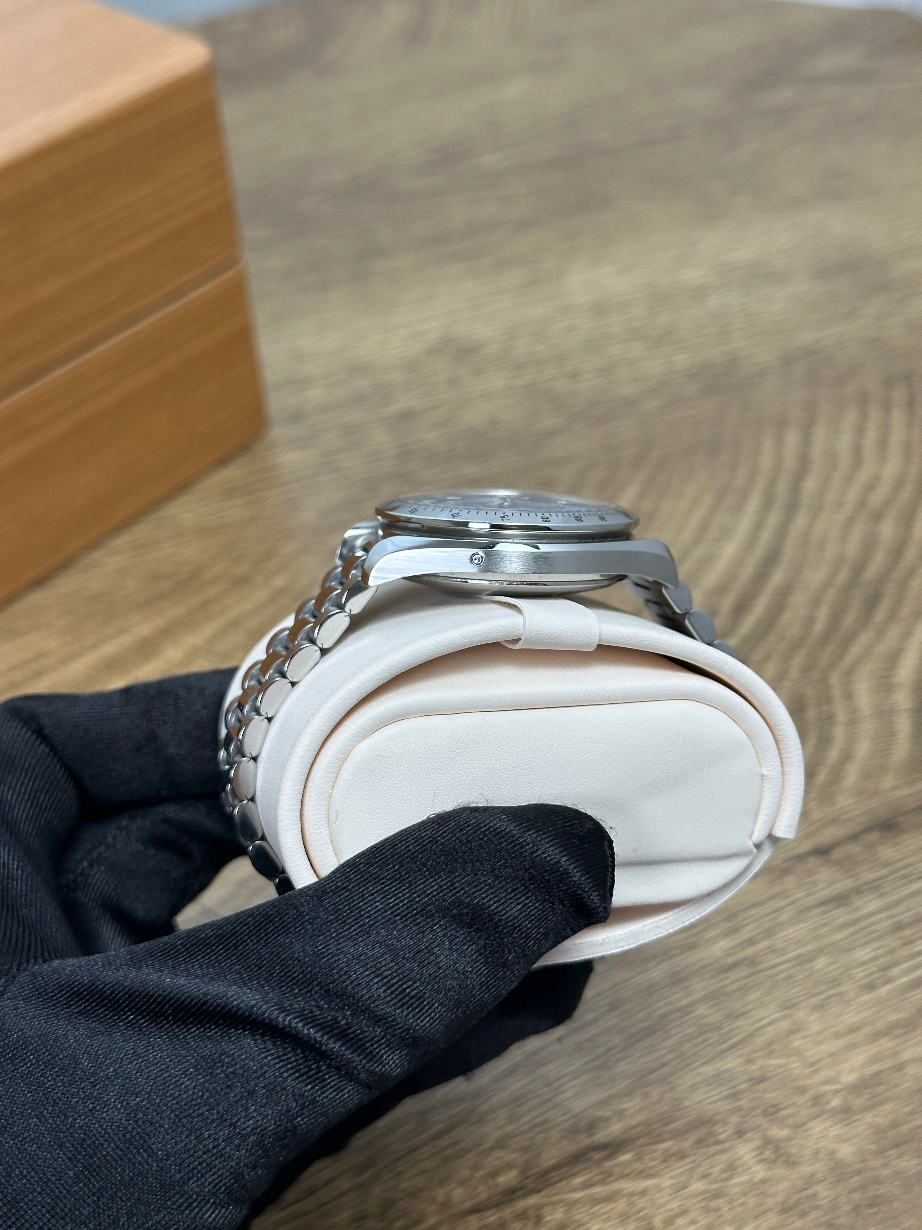 Omega Speedmaster Day-Date 39mm